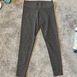 Loft Outlet Size Small Black and Gray Patterned Leggings